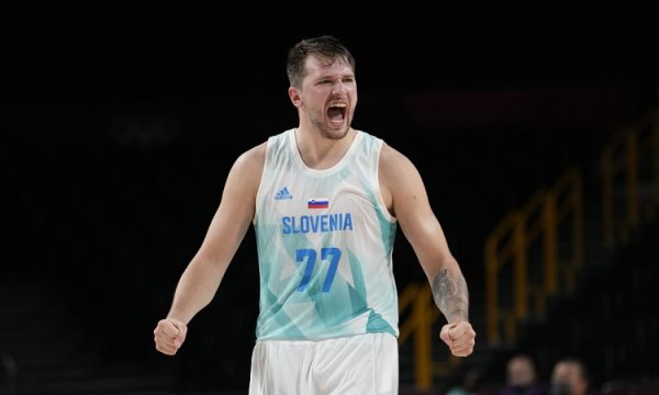 Bộ ba thứ năm trong lịch sử Giải vô địch châu Âu! Doncic đã ghi được 26 điểm, 10 rebound và 11 hỗ tr