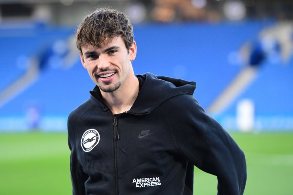 HWG! Romano: Tiền vệ Brighton O Reilly tham gia với Marseille, với phí cho vay là 2 triệu và không m