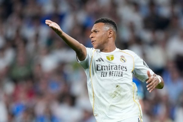 LỰA CHỌN lỗi! MBAPPE đã ghi 18