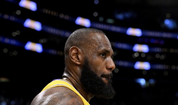 Kiện fan LeBron James: Luật sư